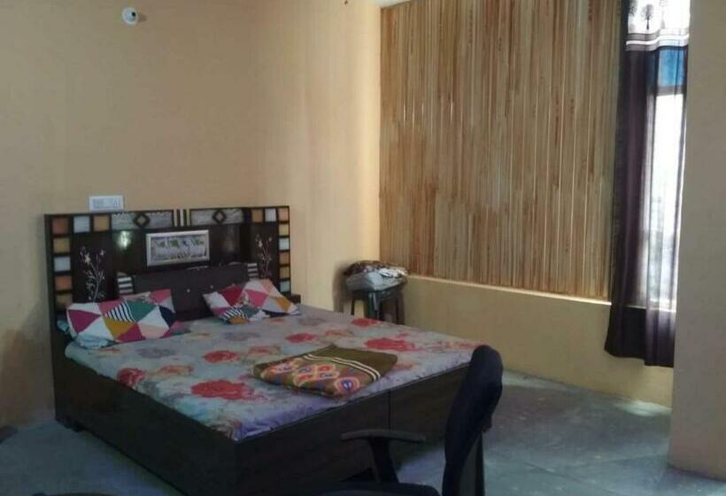 三人经典房间, Spot On Stacy Guest House