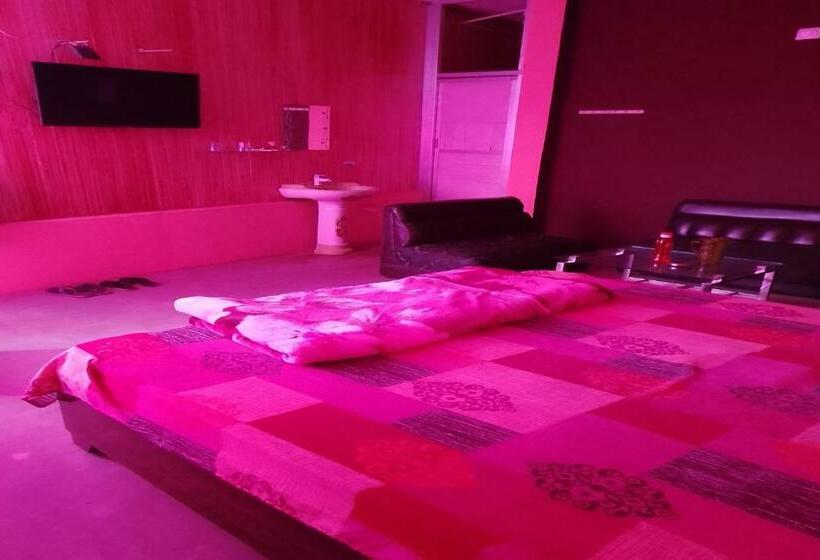 三人经典房间, Spot On Stacy Guest House