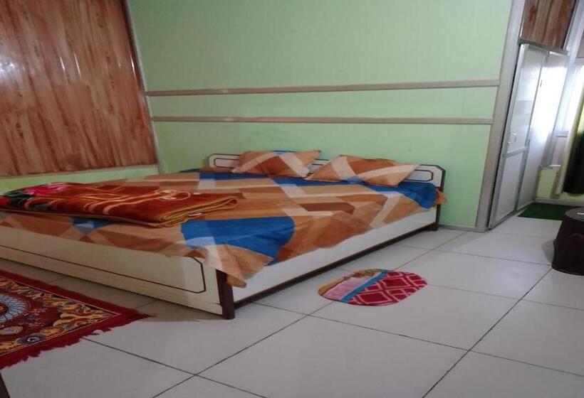 三人经典房间, Spot On Stacy Guest House