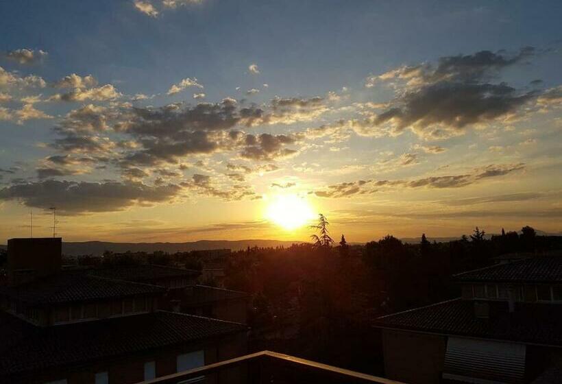 ２ベッドルームアパートメント, Appartamento Situato Nei Pressi Di Centro E Caserma