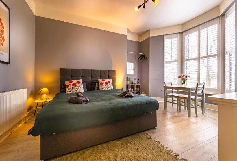 חדר דחוקס עם מיטת קינג, Botanic Rooms