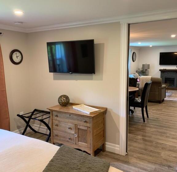 Апартаменты 1 Спальня, Trinity Guest House