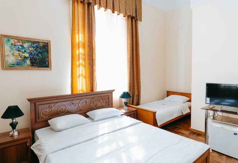 패밀리 룸, Lion B&b