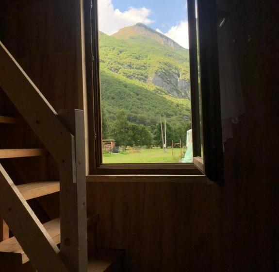 بانگلوی استاندارد 2 خوابه, Riverside Guesthouse