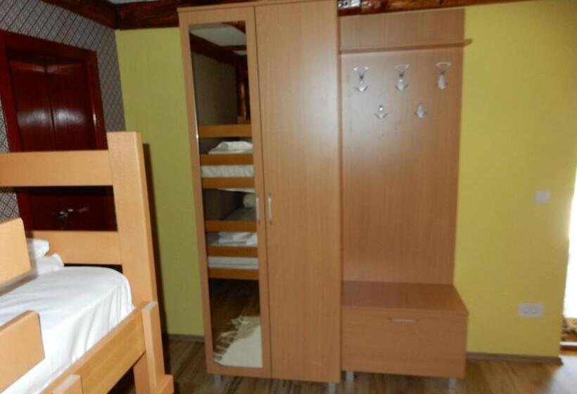 اتاق استاندارد سه تخته با بالکن, Apartments Izvor Lisine