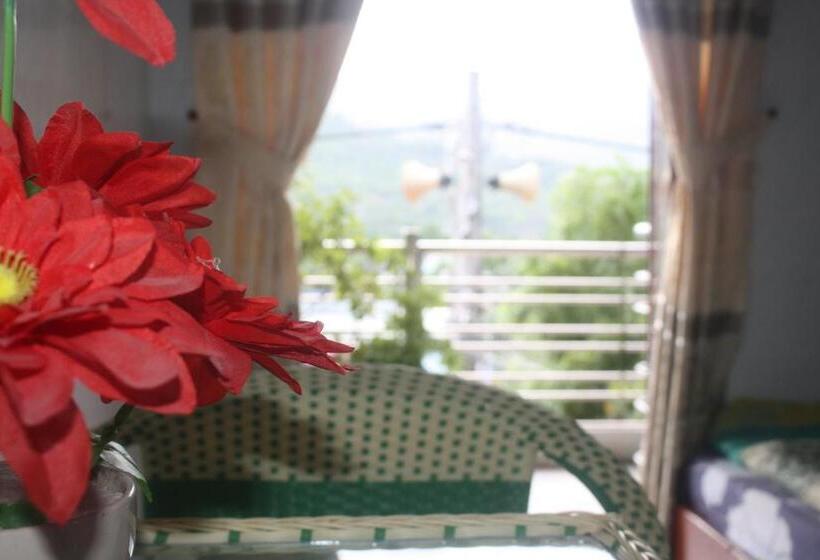 اتاق خانوادگی, Thinh Thien Motel