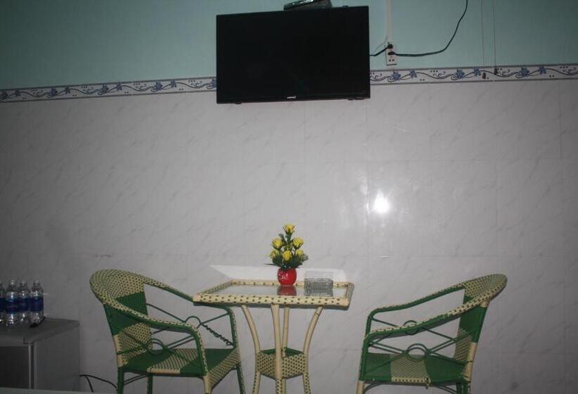 اتاق خانوادگی, Thinh Thien Motel