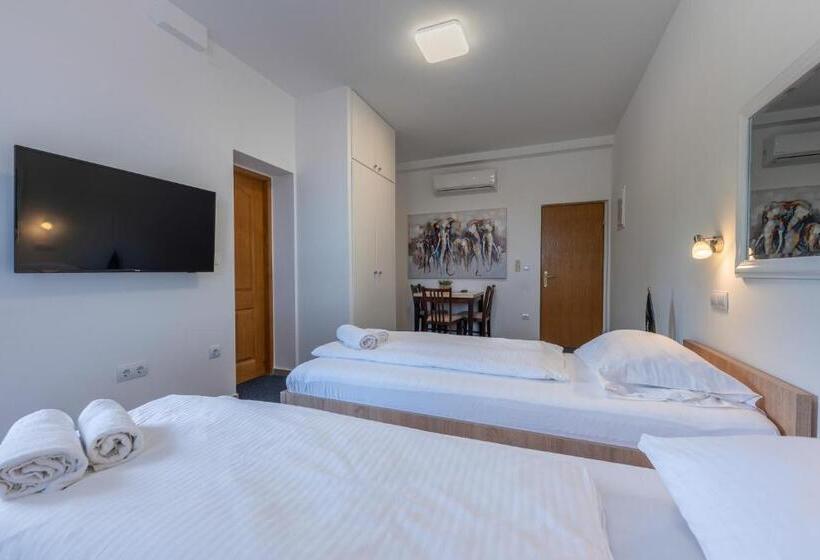 Студио Стандарт с Балконом, Aparthotel Plat