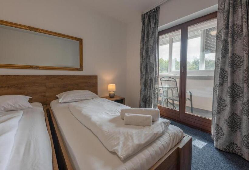 Comfort room with balcony, Aparthotel Plat