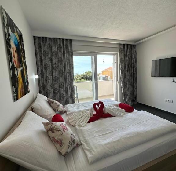 Номер Deluxe Вид на Море с Балконом, Aparthotel Plat