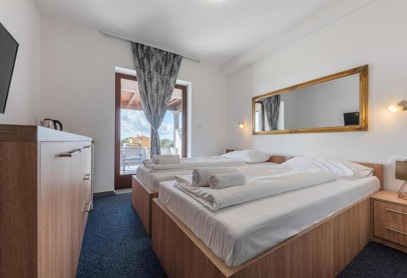 Номер Комфорт Вид на Море, Aparthotel Plat