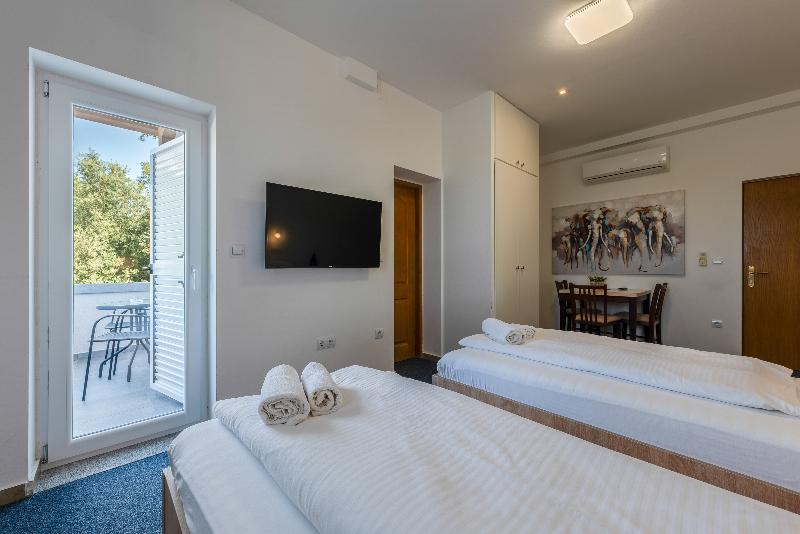 Студио Стандарт с Балконом, Aparthotel Plat