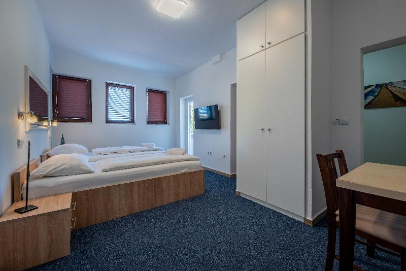 Студио Стандарт с Балконом, Aparthotel Plat