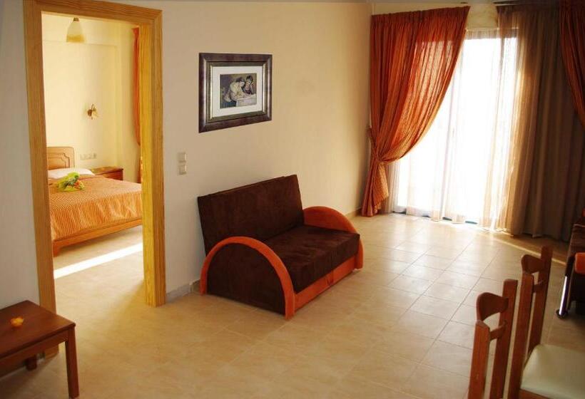 آپارتمان 1 خوابه با چشم‌انداز دریا, Gold Apartments