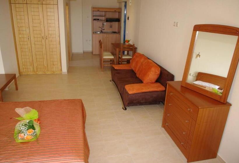 استودیوی استاندارد با چشم‌انداز دریا, Gold Apartments