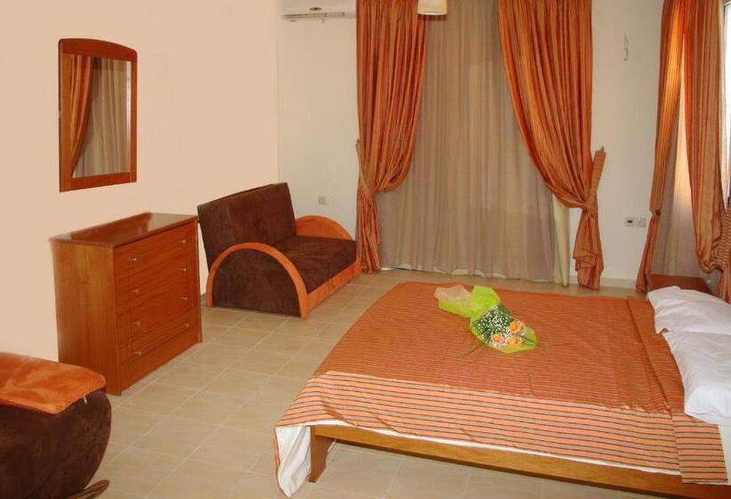 آپارتمان 1 خوابه با چشم‌انداز دریا, Gold Apartments