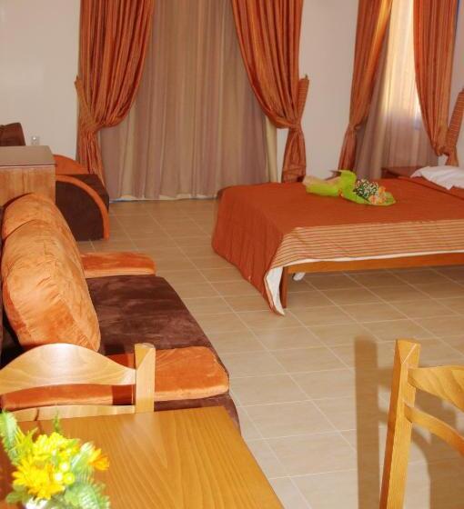 آپارتمان 1 خوابه با چشم‌انداز دریا, Gold Apartments