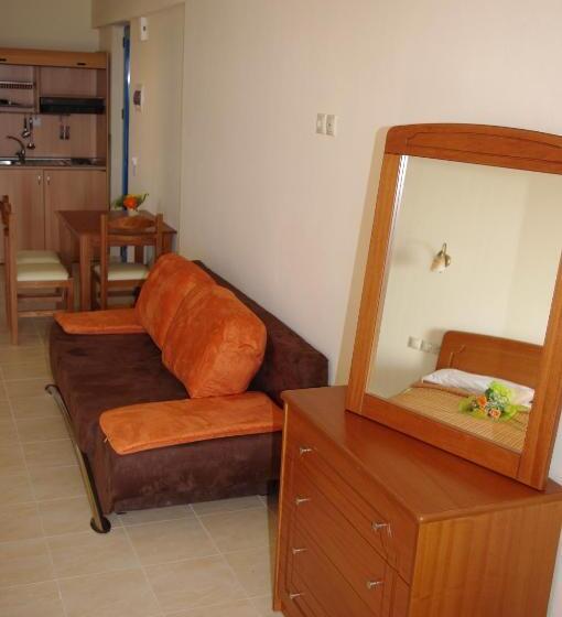 آپارتمان 1 خوابه با چشم‌انداز دریا, Gold Apartments