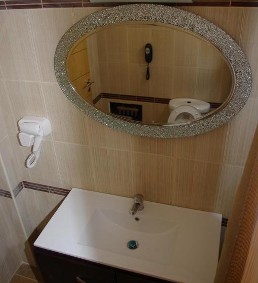استودیوی استاندارد با چشم‌انداز دریا, Gold Apartments