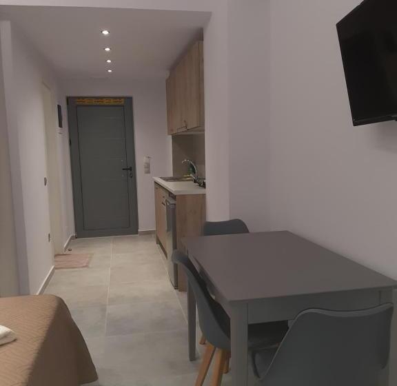 سوییت جونیور لوکس, Gold Apartments