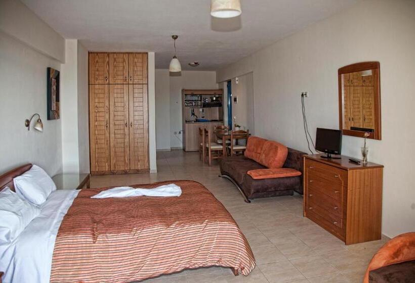 استودیوی استاندارد با چشم‌انداز دریا, Gold Apartments