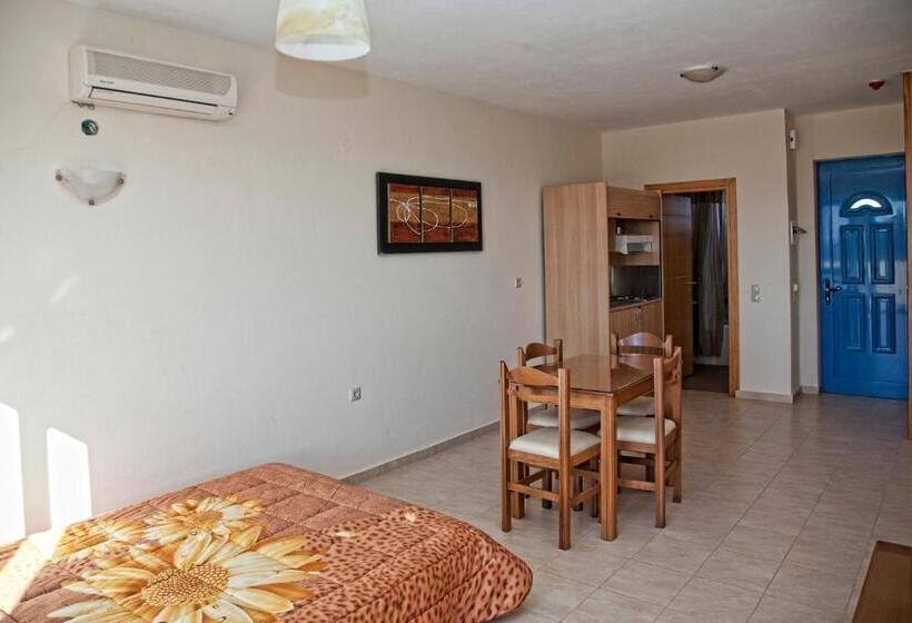 آپارتمان 1 خوابه با چشم‌انداز دریا, Gold Apartments