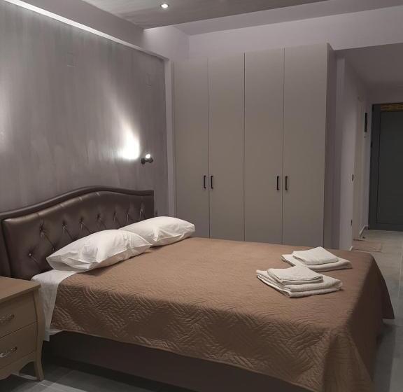 سوییت جونیور لوکس, Gold Apartments