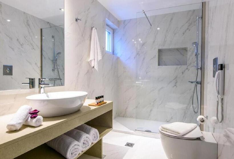 سوییت جونیور لوکس, Gold Apartments
