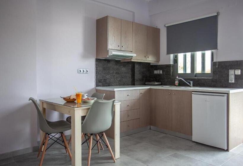 سوییت جونیور لوکس, Gold Apartments