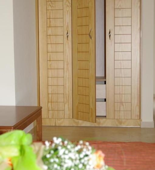 آپارتمان 1 خوابه با چشم‌انداز دریا, Gold Apartments