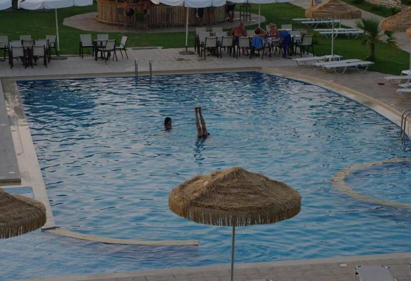 آپارتمان 1 خوابه با چشم‌انداز دریا, Gold Apartments