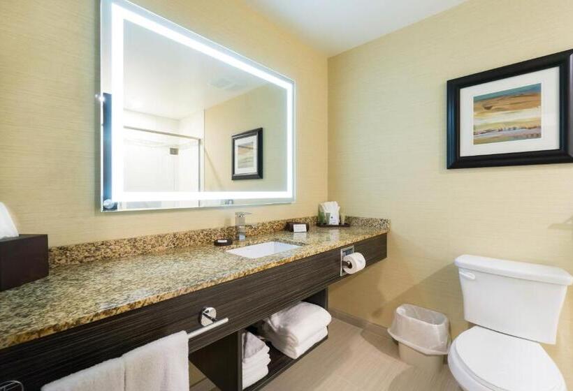 Стандартный Номер Кровать Кинг, Best Western Plus Drayton Valley All Suites