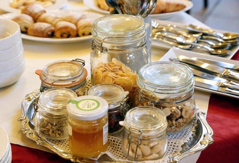 سوییت لوکس, Damian Park Hotel Delle Magnolie