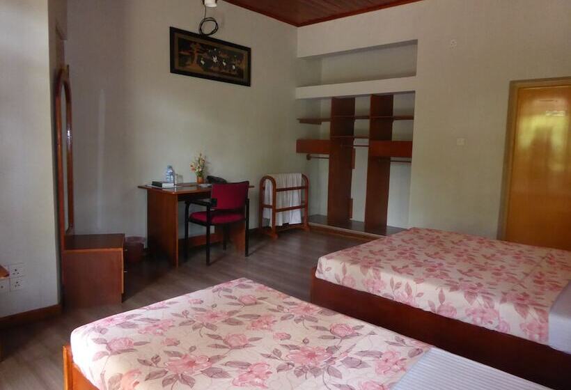 اتاق استاندارد سه نفره, Riviera Resort