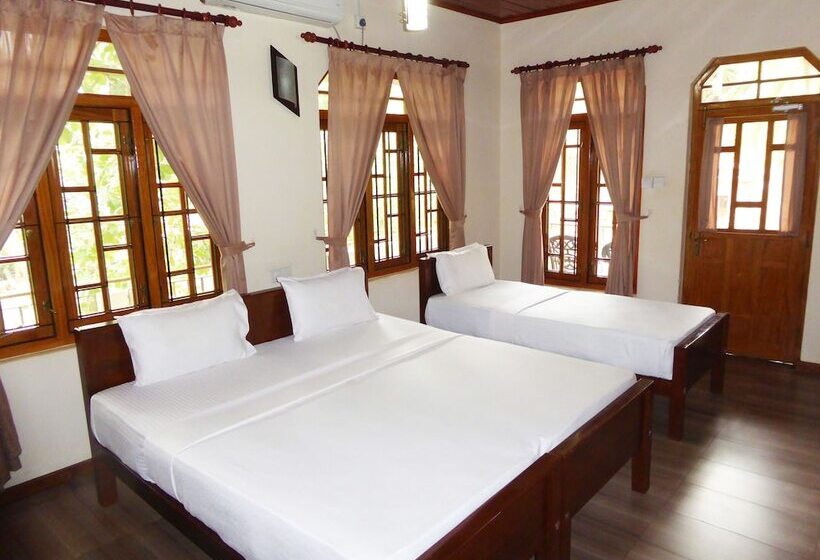 اتاق استاندارد سه نفره, Riviera Resort