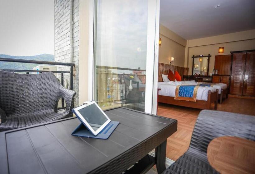اتاق کلاب, Pokhara Choice Inn