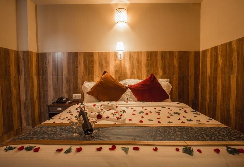 اتاق لوکس, Pokhara Choice Inn