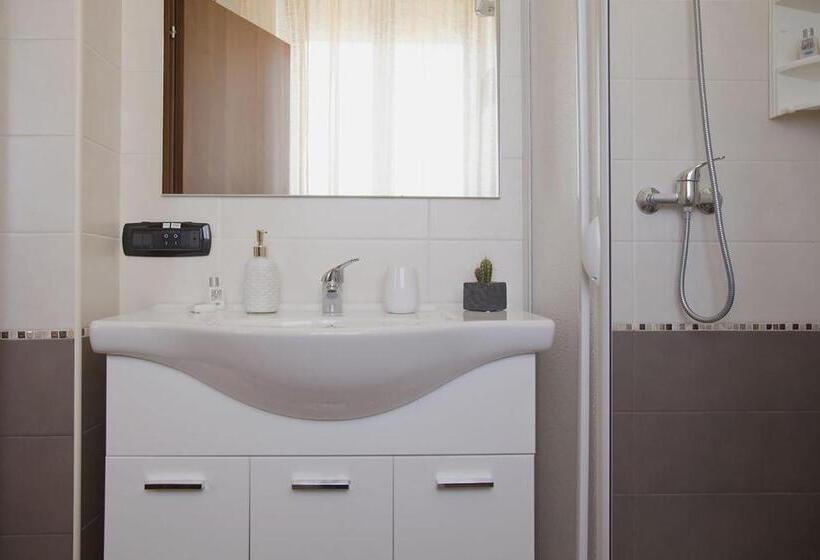 Номер Стандарт Трехместный, Kalinifta Residence