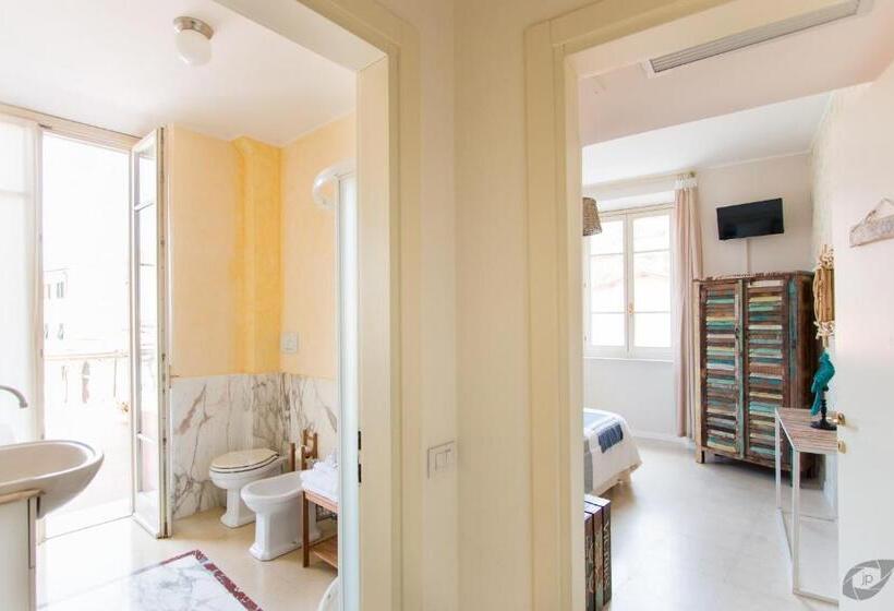 اتاق اکونومی, B&b La Sosta Degli Artisti