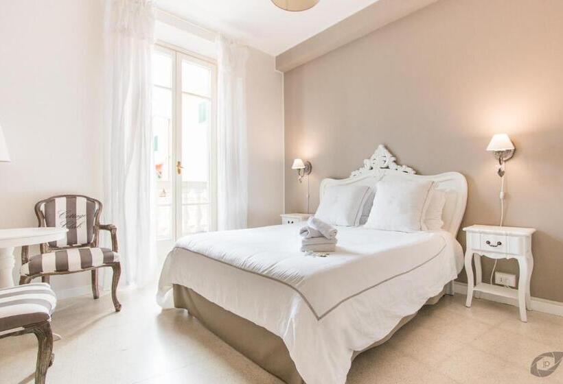 سوییت جونیور, B&b La Sosta Degli Artisti