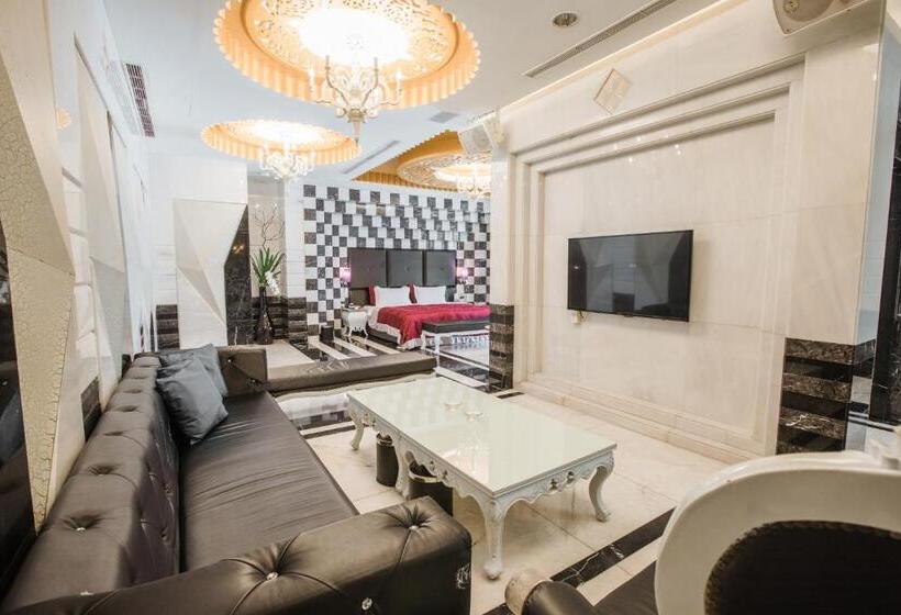 اتاق استاندارد با چشم‌انداز استخر, Motel Stars