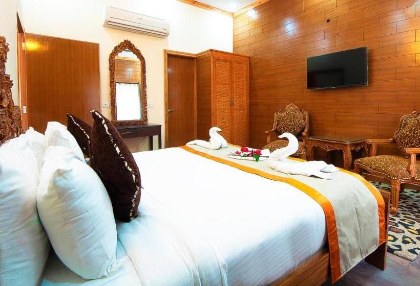 주니어 스위트, Tuskar S Riverside Resort