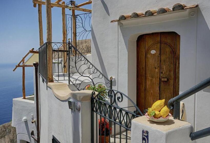 اتاق استاندارد با بالکن و چشم‌انداز دریا, La Casa Del Melograno