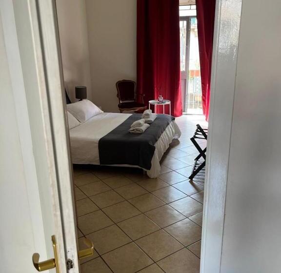 غرفة قياسية ثلاثية مزودة بشرفة, Trieste
