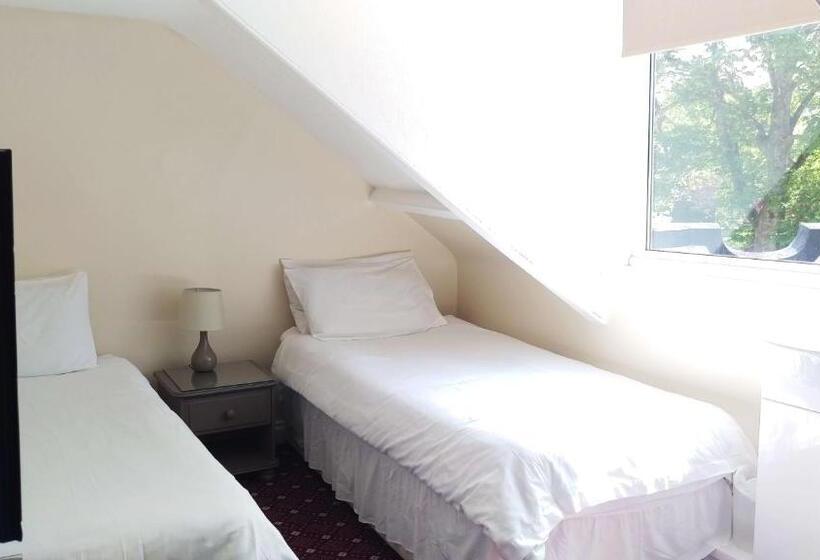Трехместный Номер Стандарт Совместная Ванная, The George Guest House