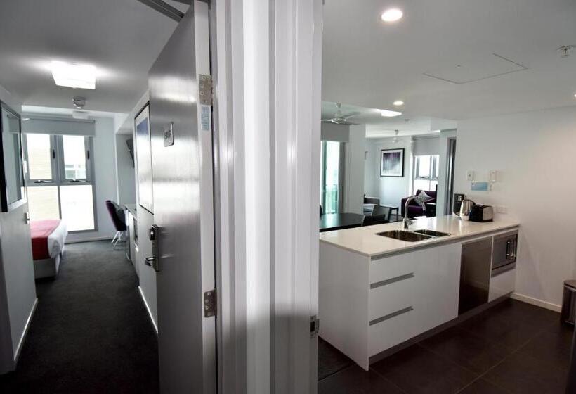 Апартаменты 2 Спальни, H On Mitchell Apartment