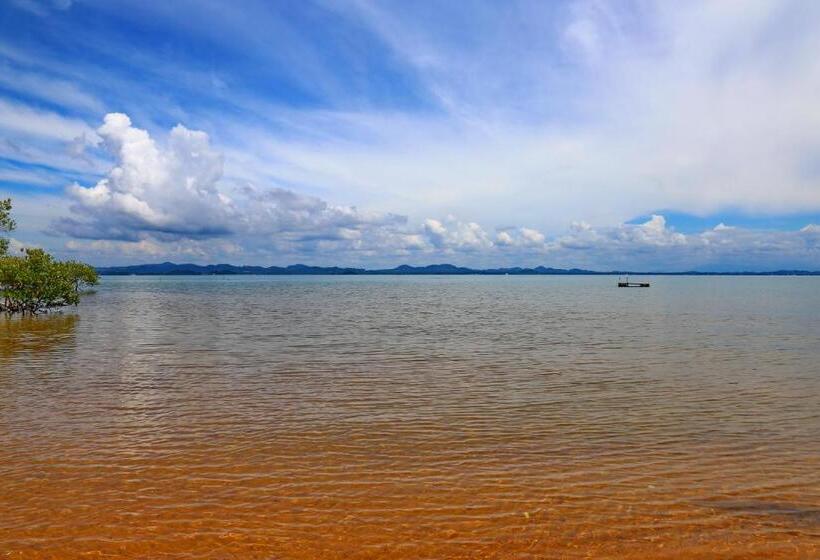 Бунгало Стандарт, Amber Sands Beach Resort