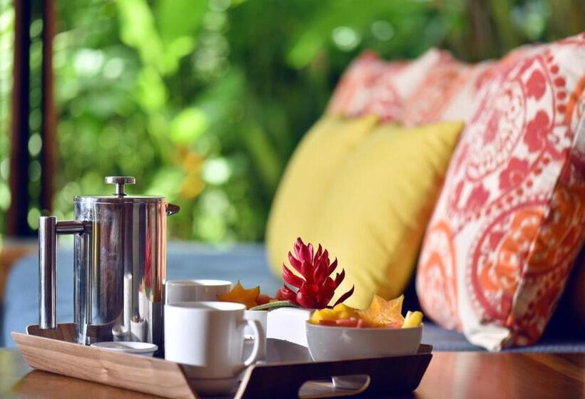 디럭스 방갈로, Blue Osa Beach Resort & Spa