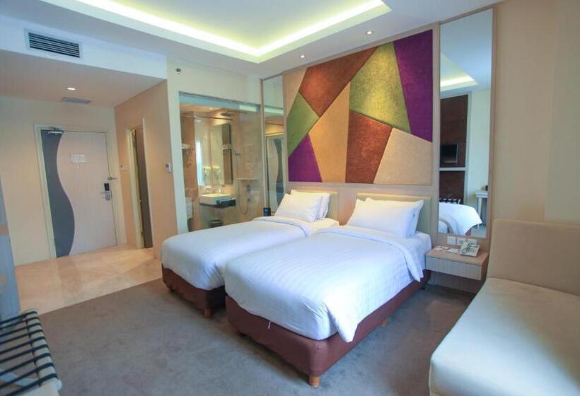 디럭스 룸, W Three Premier Hotel Lagaligo