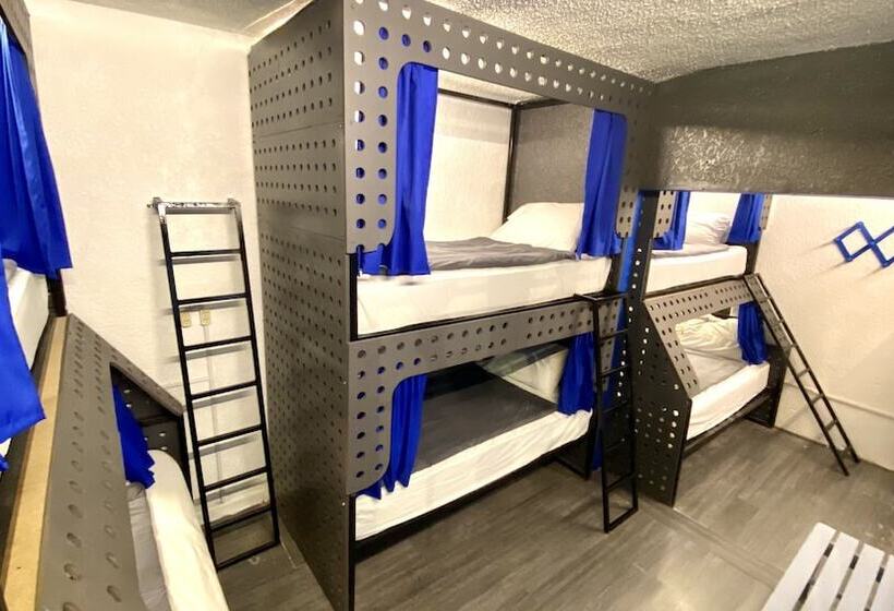 ルームシェアのワンベッド, Roomies Hostel Roma